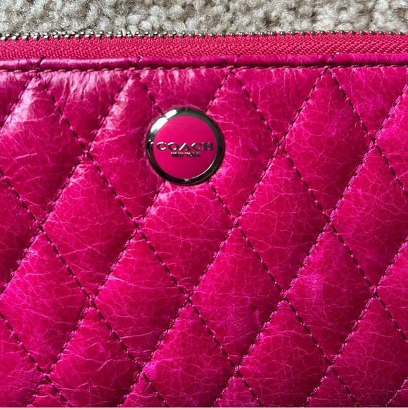 COACH | Fushcia Pink Coach Wallet | Quilted Slim Zip Coach Wallet - Picture 3 of 14